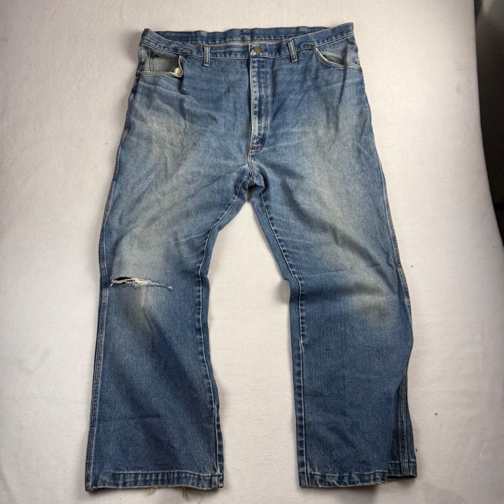 Vintage Sedgefield Do Nothing Jeans Mens 44x32 Distressed Blue Denim Made in USA